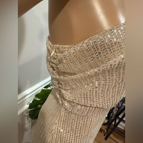 Elegant Sequins Cream One-Shoulder Dress - Picture 4 of 6